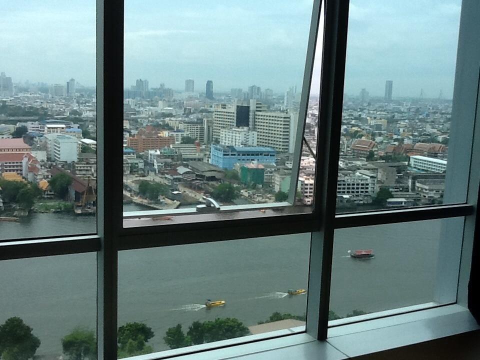 Baan Sathorn Riverfront Бангкок Екстер'єр фото