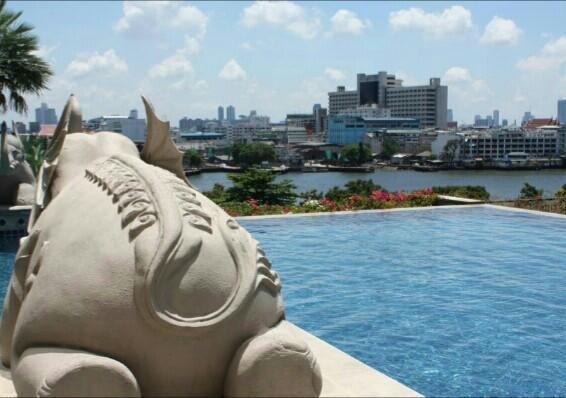Baan Sathorn Riverfront Бангкок Екстер'єр фото