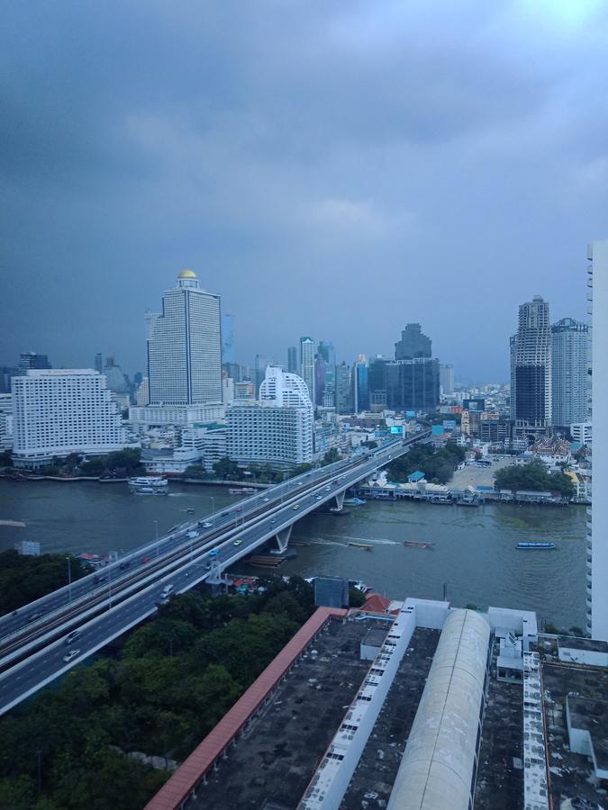 Baan Sathorn Riverfront Бангкок Екстер'єр фото