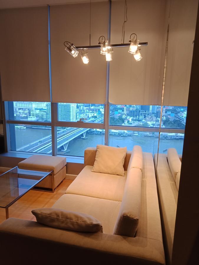 Baan Sathorn Riverfront Бангкок Екстер'єр фото