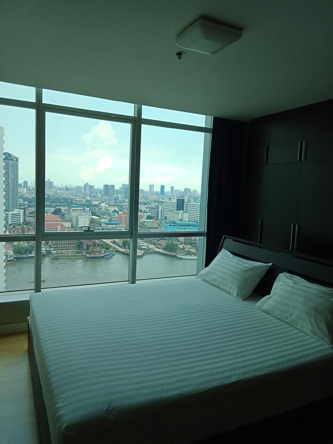 Baan Sathorn Riverfront Бангкок Екстер'єр фото