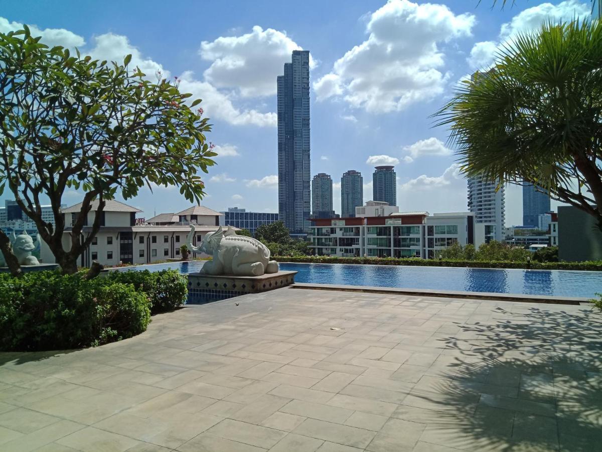 Baan Sathorn Riverfront Бангкок Екстер'єр фото